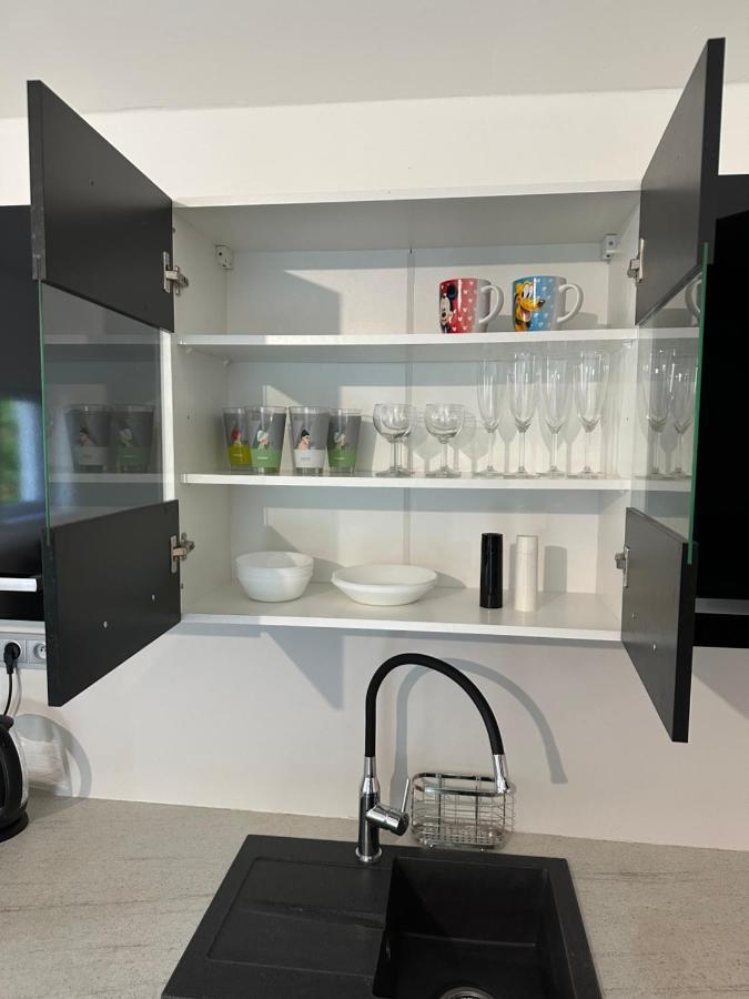 Apartman Byt 75M2 Klid Priroda Pro Rodinu ปราก ภายนอก รูปภาพ